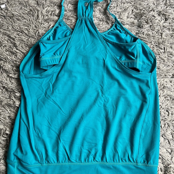 Athletic top - Picture 2 of 6